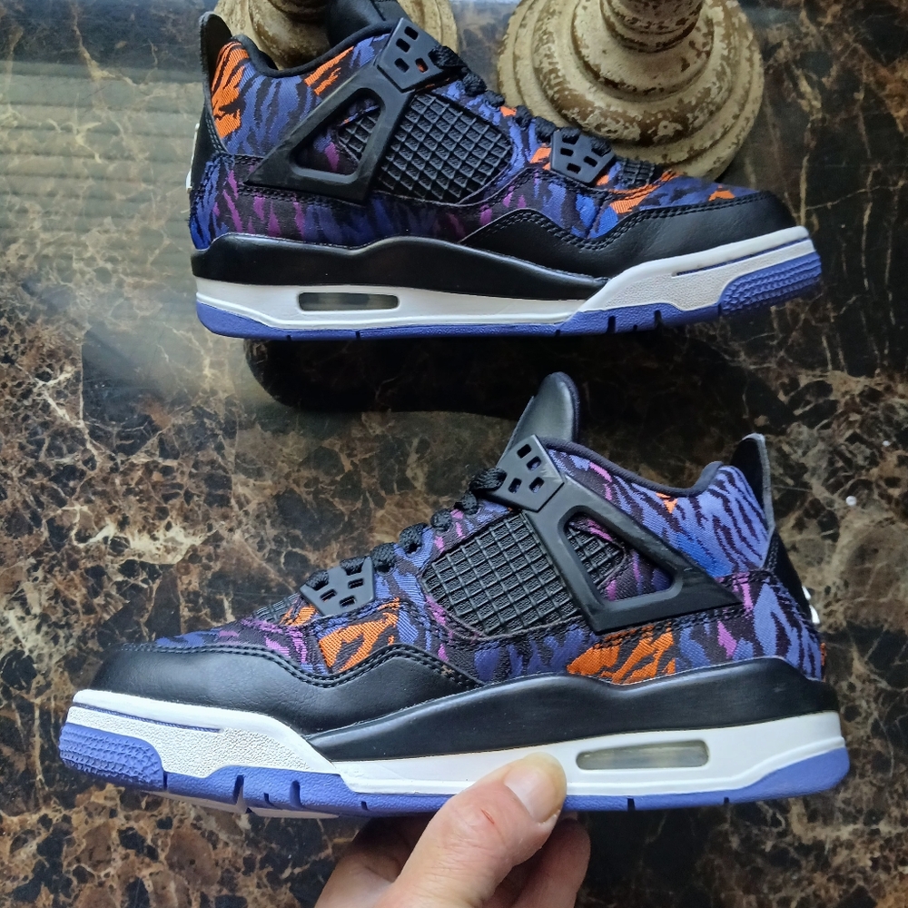 Jordan 4 Retro 'Rush Violet 'Streetwear/Lifestyle Shoes Size 4 Youth/5.5 Women - Picture 3 of 15